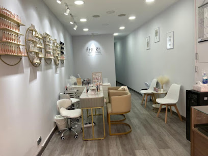 37 Nails & Beauty | Salón de Uñas y Manicura en Lleida