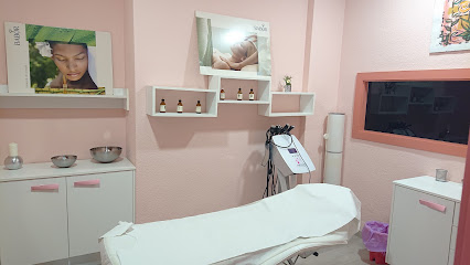 Inma Pérez | Centro Estética Unisex | Salón de Manicura y Uñas en Cartagena / 