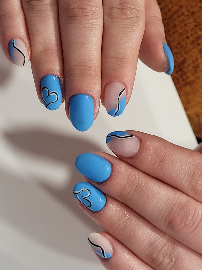 EDUM Nails | Salón de Manicura y Uñas en Pamplona / 