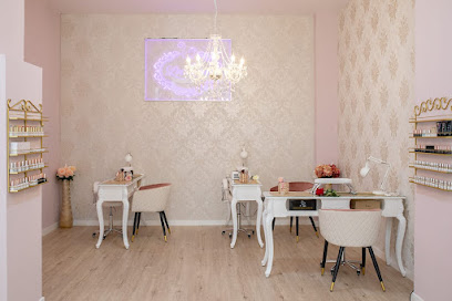 Lindissima Nails | Salón de Manicura y Uñas en Valencia / 
