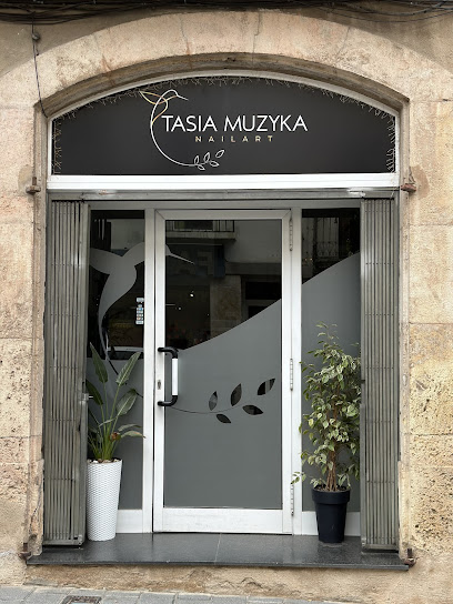 TASIA MUZYKA | Salón de Uñas y Manicura en La Canonja