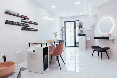 Inlove Estética y bienestar | Peluquería en Guillena / 