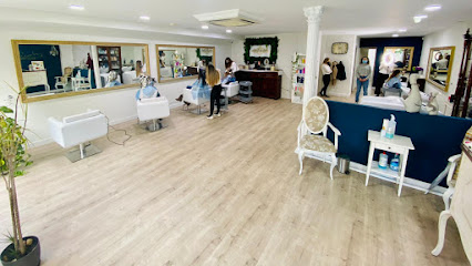 Ana María Pinilla Salón de Belleza | Peluqueria en Badajoz / Badajoz