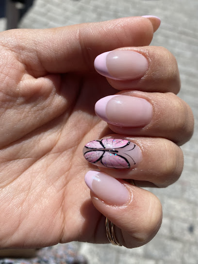 Hello Nails | Carrer de la Font Vella | Salón de Manicura y Uñas en Terrassa / 