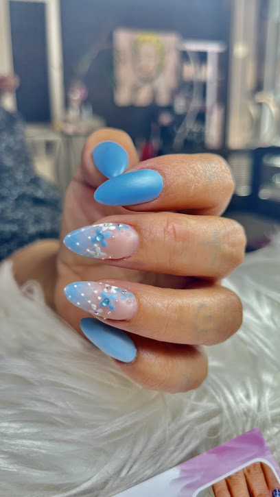 Loly Fernandez Nails Studio | Salón de Manicura y Uñas en Vitoria-Gasteiz / 