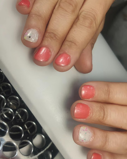 Uniqk Nail Studio | Salón de Uñas y Manicura en Langreo