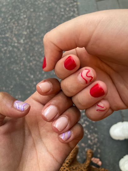 Nails Factory | Gràcia | Salón de Uñas y Manicura en Barcelona