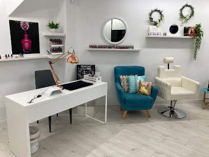 Lima & Mima | Salón de Uñas y Manicura en Pamplona