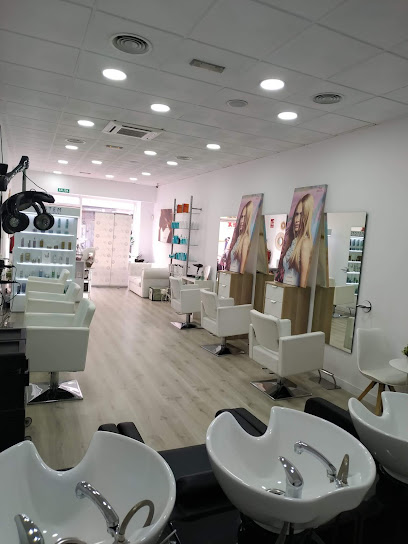 PRIMROSE ESTILISTAS | Peluquería en Almería / Almería