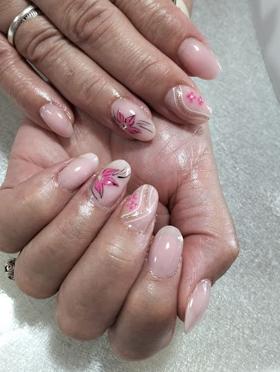 LILY Uñas | Salón de Manicura y Uñas en Valdemoro / 