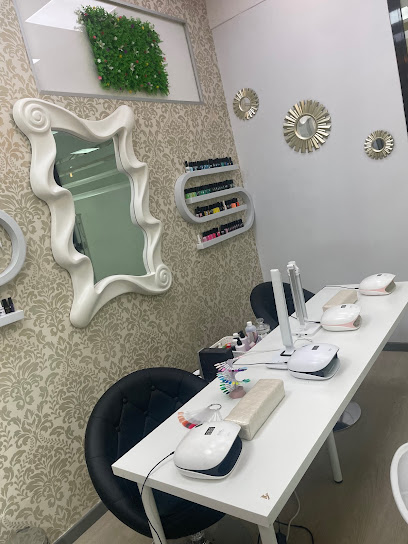 Infinita Belleza | Salón de Manicura y Uñas en Torrejón de Ardoz / 