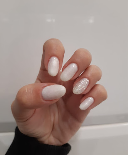 Hello Nails | Salón de Manicura y Uñas en Sant Joan Despi / 