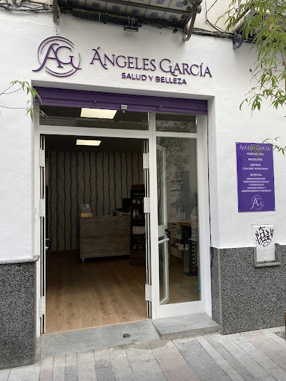 Gabinete Angeles Garcia | Peluquería en Sevilla / 