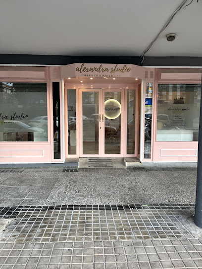 Alexandra Studio | Salón de Uñas y Manicura en Sevilla