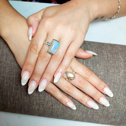 Entre Manos y Rosas | Salón de Manicura y Uñas en Madrid / 