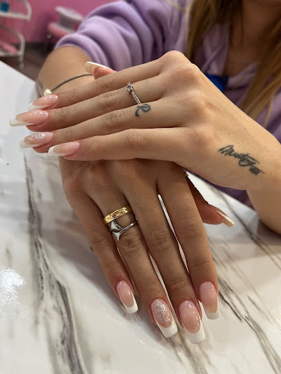 Roxanne Nails | Salón de Manicura y Uñas en Móstoles / 