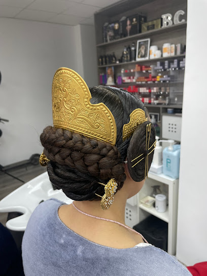 Victoria | Peluquería en Valencia / 