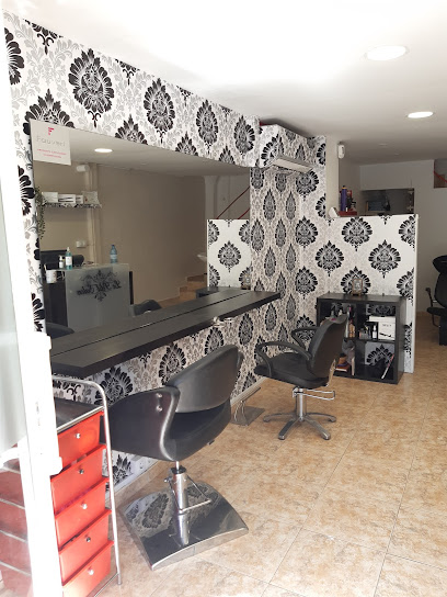 Le Petit Salón PELUQUERÍA y ESTÉTICA | Peluquería en Monzón / Huesca