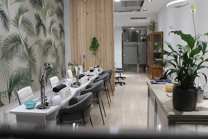Serenity | Spa & Nails | Salón de Manicura y Uñas en Pamplona / 