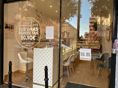 Hello Nails | Moncloa | Salón de Manicura y Uñas en Madrid / 