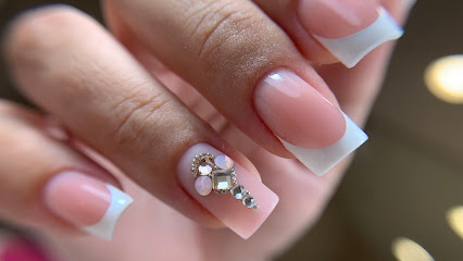 Teo Bucur Studio | Salón de Manicura y Uñas en Rivas-Vaciamadrid / 