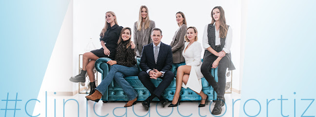 Clínica Doctor Ortiz | Peluquería en Sevilla / 