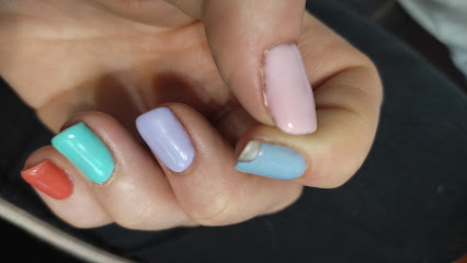 Nails Factory | Marineda City | Salón de Uñas y Manicura en A Coruña