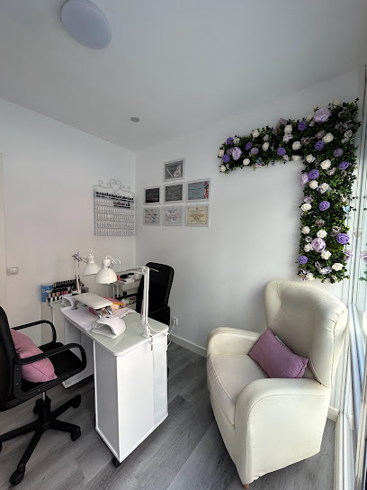 Mariel Beauty & Nails | Salón de Manicura y Uñas en Santander / 