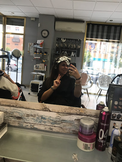 Peluqueria y Estética Seyli | Peluquería en Granada / 