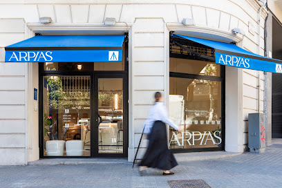 Arpias – Manicura | Carrer Corsega | Salón de Uñas y Manicura en Barcelona