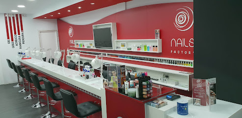 Nails Factory | Avenida Europa 10 | Salón de Manicura y Uñas en Pozuelo de Alarcón / 