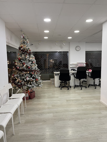 Tus Uñas | Salón de Manicura y Uñas en Sant Boi de Llobregat / 