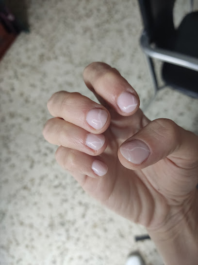 Maria Cerdan | Nails Beauty | Salón de Manicura y Uñas en Torremolinos / 