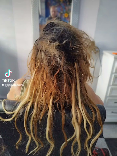 Peluquería Jairo León - Extensiones - Mujer | Peluquería en Sevilla / Sevilla
