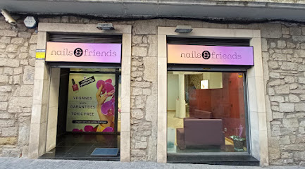 Nails & FRIENDS | Salón de Manicura y Uñas en Manresa / 
