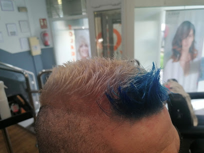 Peluquería Barbería Nous Aires | Peluqueria en Hermanos Sabat / Girona