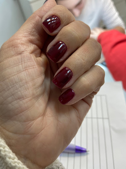 SUI | BELLEZA y Uñas | Salón de Manicura y Uñas en Gandía / 