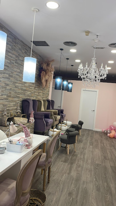 Ilussion Nails & Beauty | Centro Comercial La Vega | Salón de Manicura y Uñas en Alcobendas / 