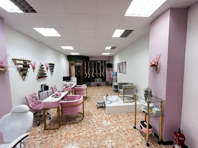 V.L VALENTINA LOAIZA Nails | Salón de Uñas y Manicura en Alcalá de Henares