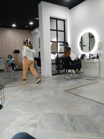 Yolanda de los Santos Peluquería | Peluquería en Camas / Sevilla