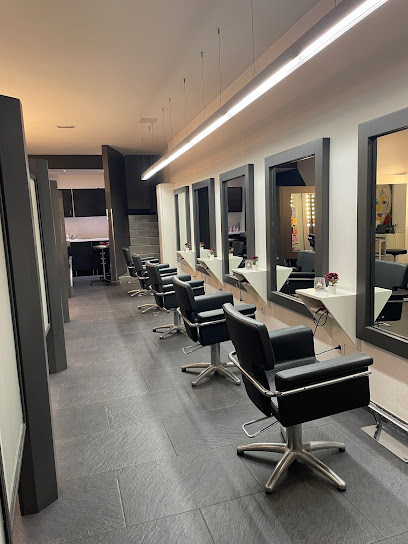 Francesc Carafi | Peluqueria en Manresa / Barcelona