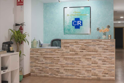 Clínicas Dr. Roman | Peluquería en Sevilla / 