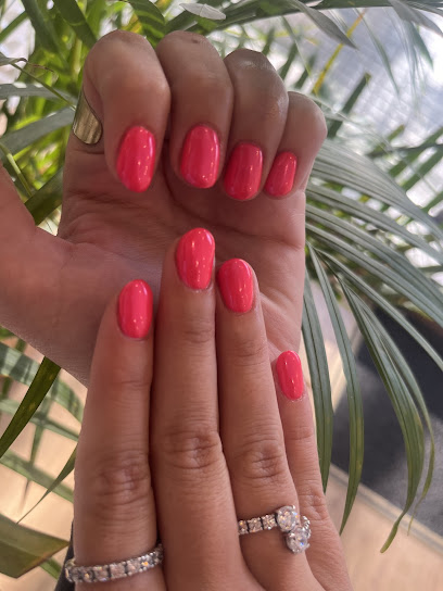 Hello Nails | Pedralbes | Salón de Manicura y Uñas en Barcelona / 