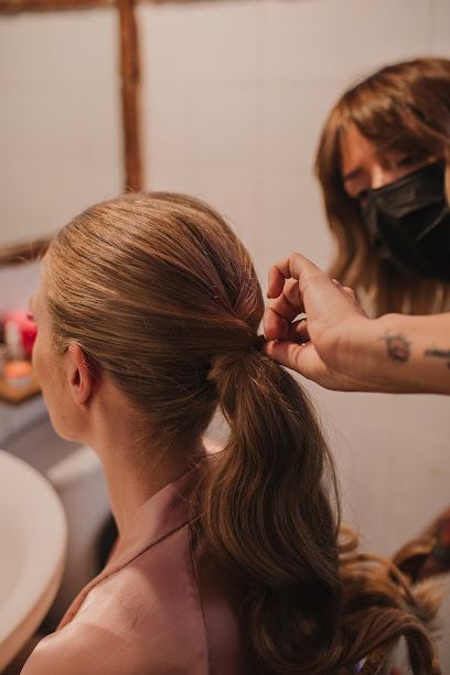 María Rosales Hair & Make-Up | Peluquería en Granada / Granada