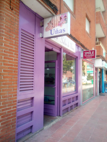 Lili Uñas | Salón de Manicura y Uñas en Móstoles / 