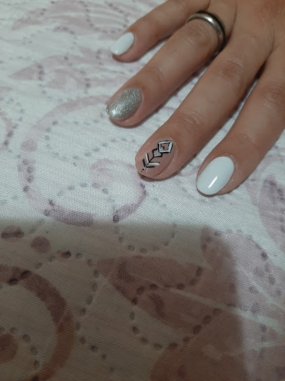 Monica Ro | Salón de Manicura y Uñas en Malgrat de Mar / 