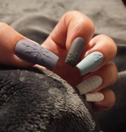 Lisa Nails | Salón de Manicura y Uñas en Sabadell / 
