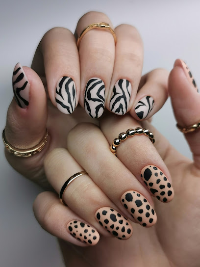 El Capricho | Salón de Uñas | Salón de Manicura y Uñas en Torrelavega / 