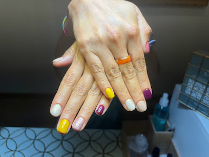 Hello Nails | Eixample | Salón de Uñas y Manicura en Barcelona