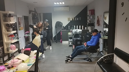 Peluquería y Estética New Color | Peluquería en Cenes de la Vega / Granada
